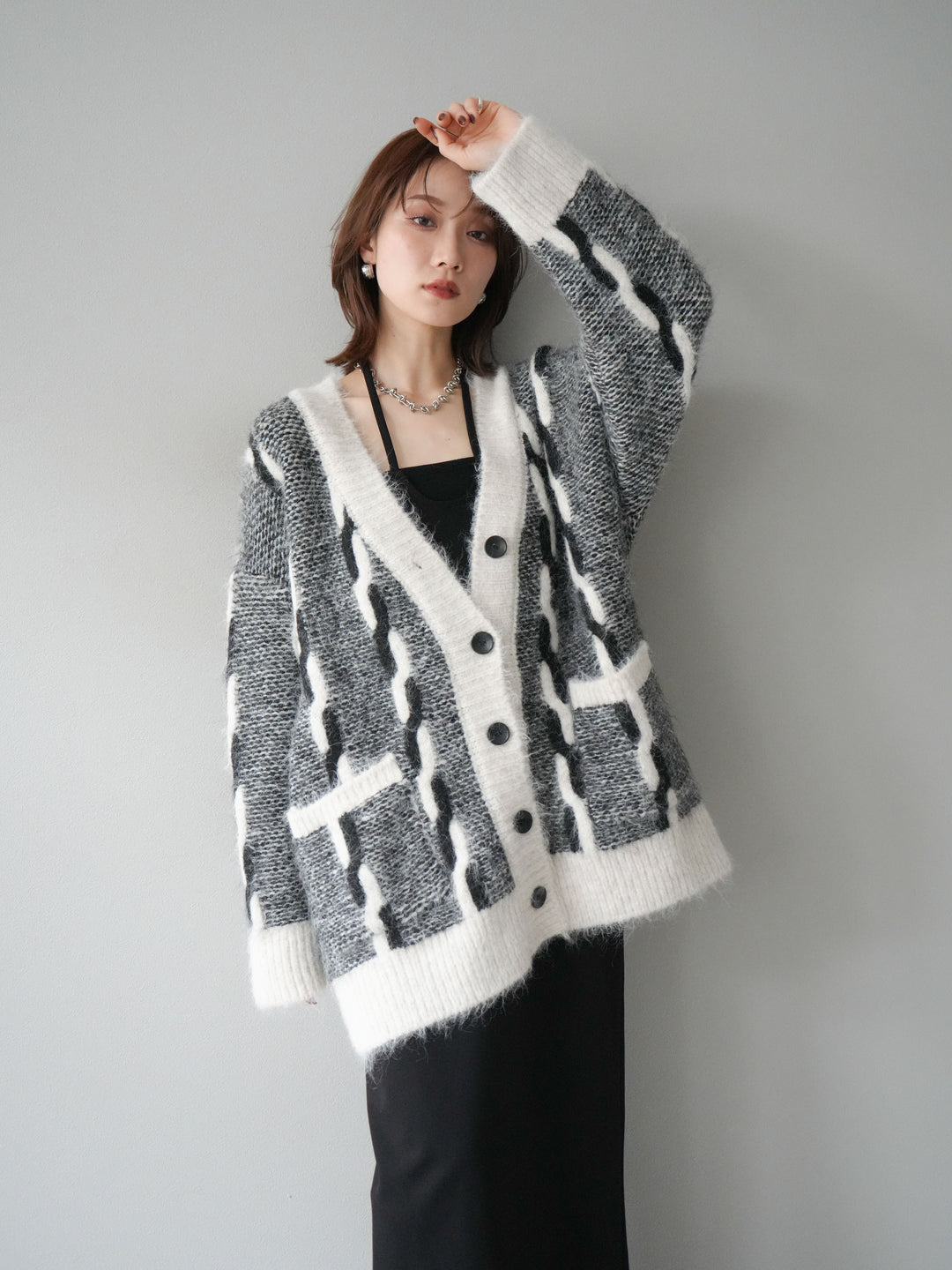 [予約]バイカラー編み込みデザインニットカーディガン/ホワイト