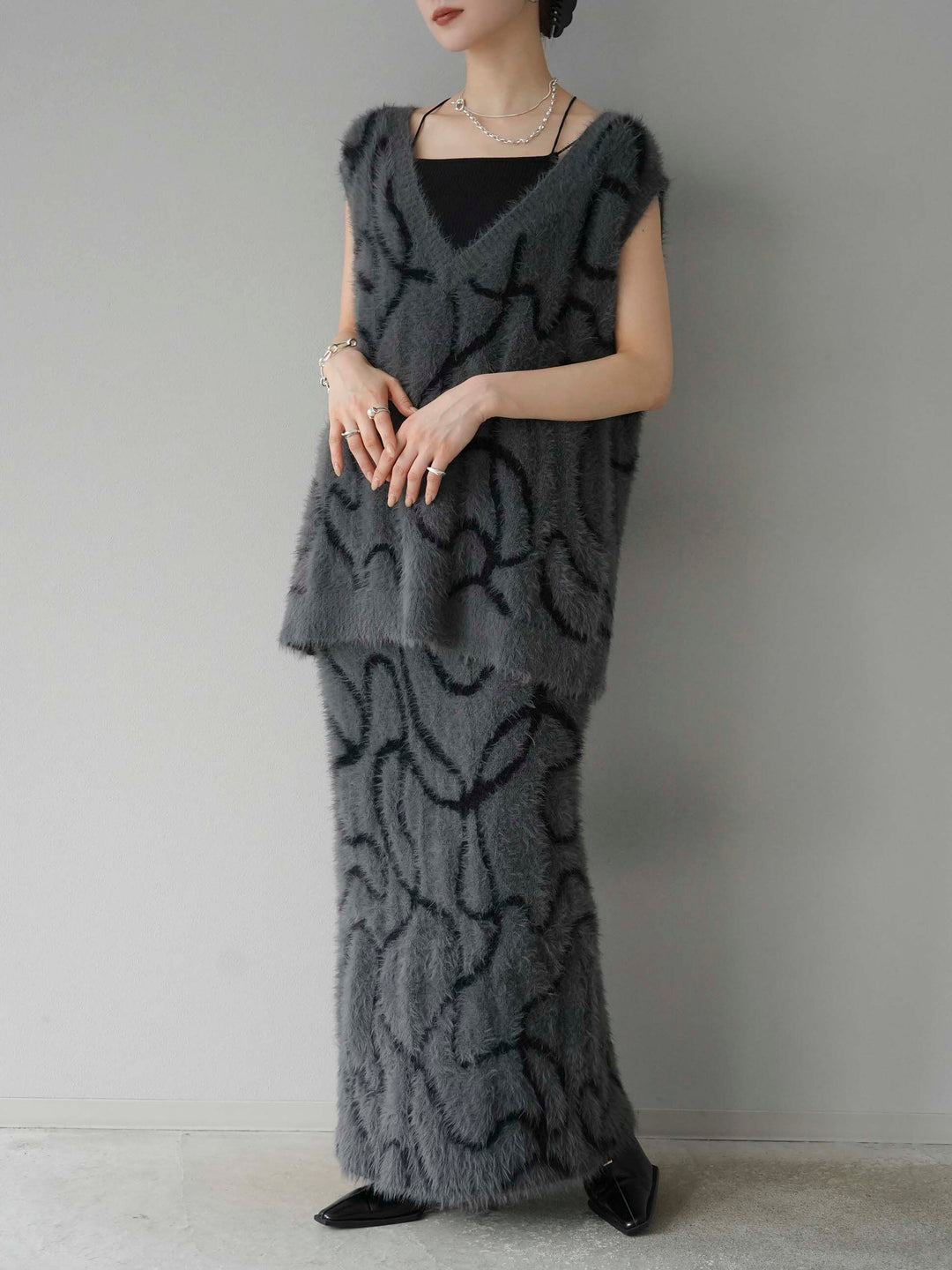 [SET] 線狀毛絨針織背心 + 線狀毛絨針織裙 (2套)