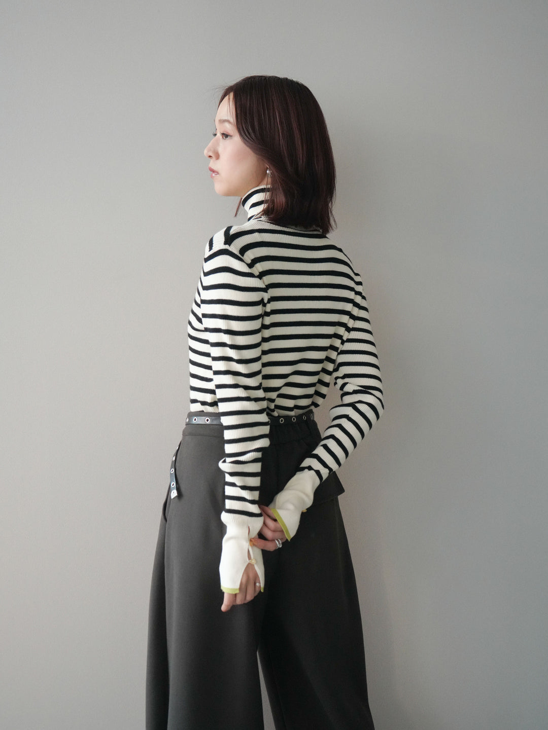 [SET]袖配色ハイネックボーダーリブニットトップス+ベルト付き裏起毛ワイドパンツ(2set)
