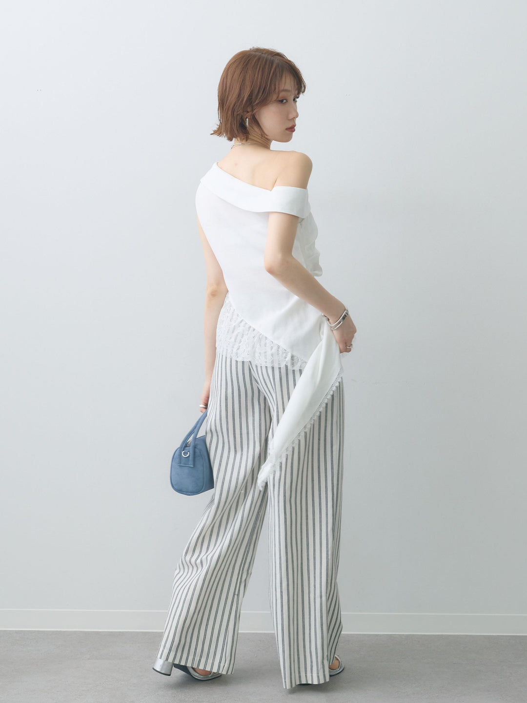 [SET]アシンメトリーラッフルレースヘムトップス+エプロン巻ストライプワイドパンツ(2set)