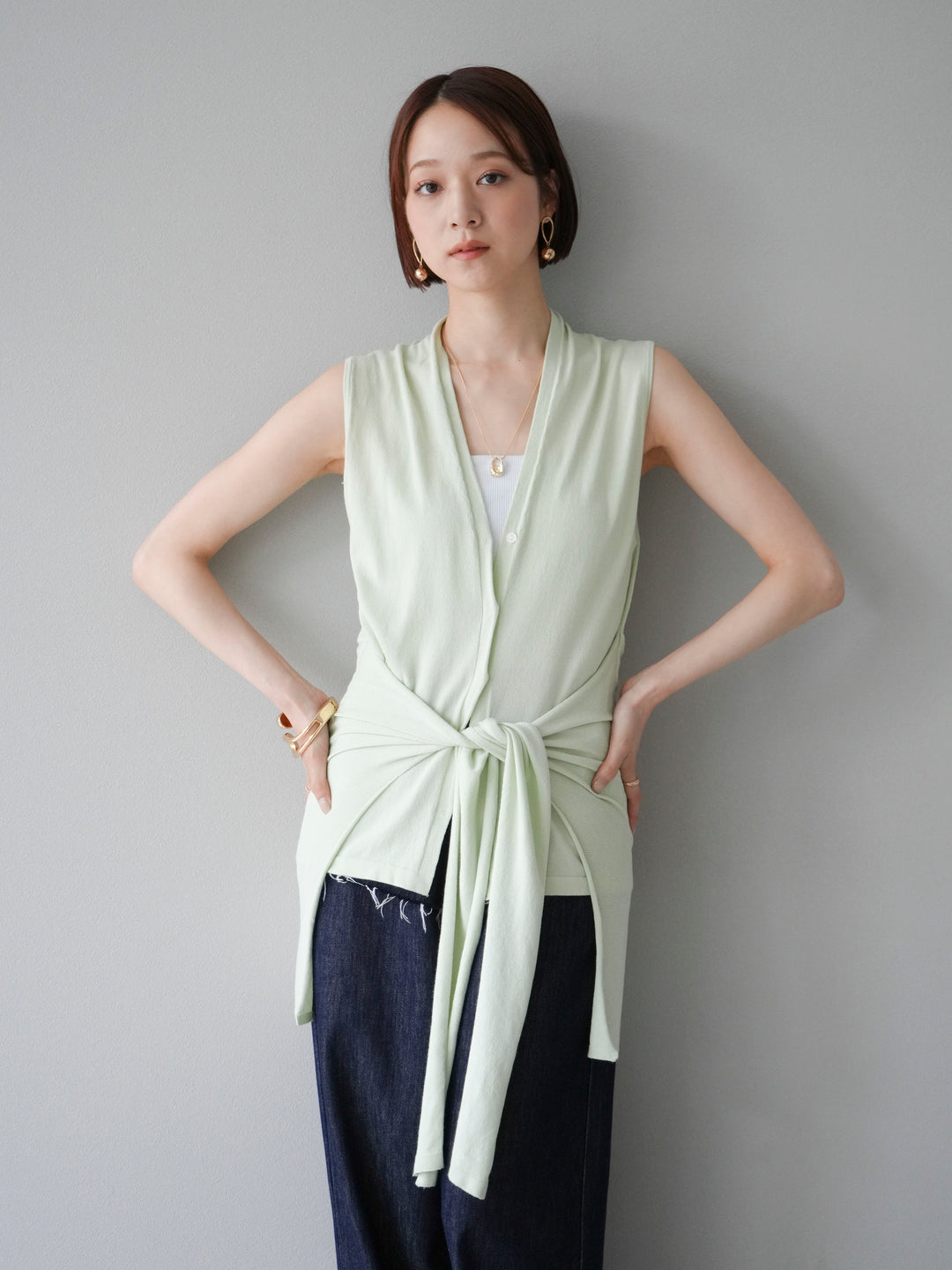 [SET]腰巻きデザインノースリーブニットカーディガン+ヒップデザインデニムパンツ(2set)