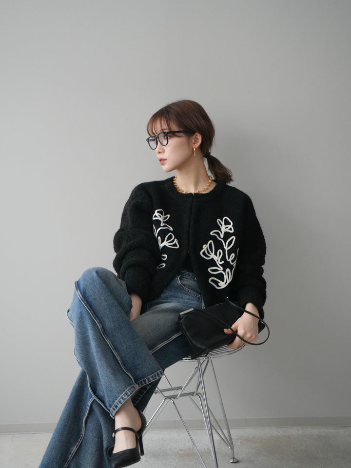 [予約]テープ刺繍ホック開きブークレニットカーディガン/black