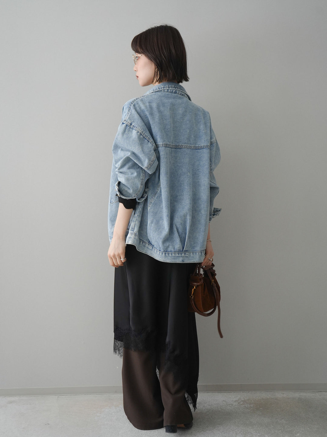 [予約]サテンライクアシメレーススカート/black