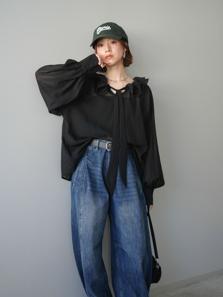 [予約]ラッフルネックシアーブラウス/black