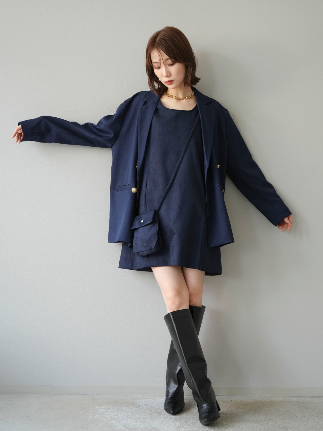 [SET]ゴールドボタンツイルダブルテーラードジャケット+ショルダーポーチ付スウェードミニワンピース(2set)