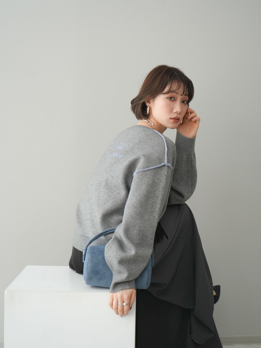 [予約]バックロゴ刺繍配色ステッチニットプルオーバー/gray