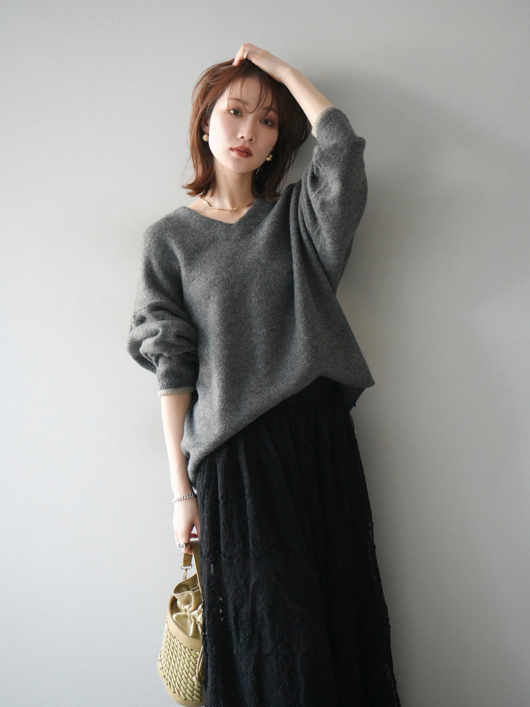 [SET]Vネック配色スリーブニットプルオーバー+選べるアクセセット(2set)