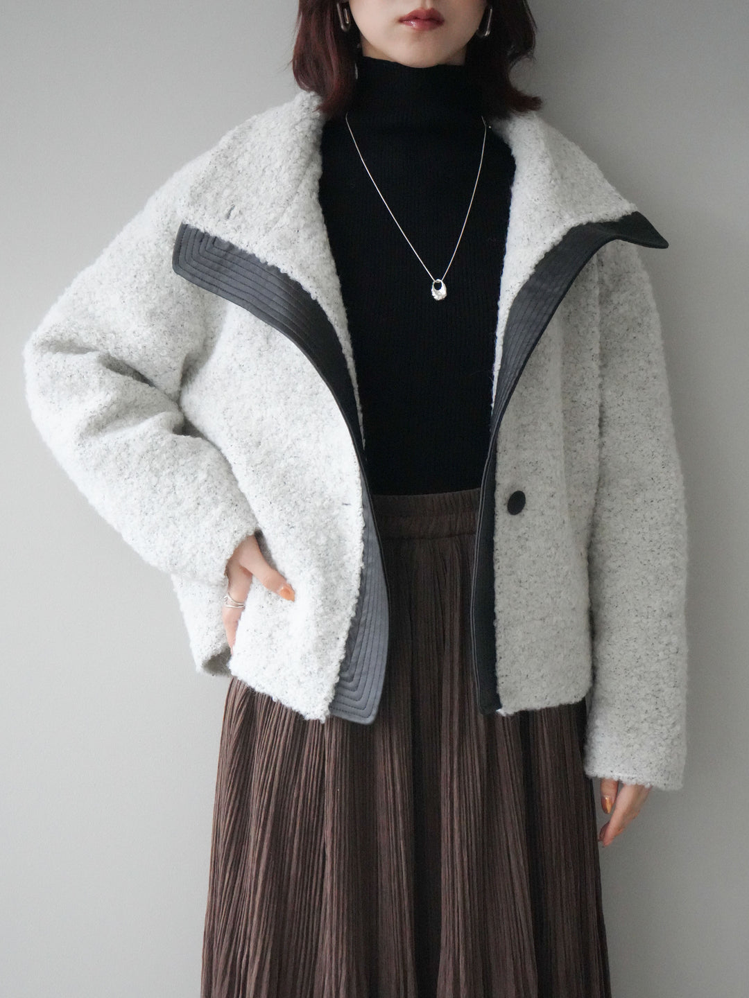 [SET]レザー切替ブークレブルゾン+袖ボタンボトルネックリブニットトップス+裾レーススウェードプリーツマキシスカート(3set)