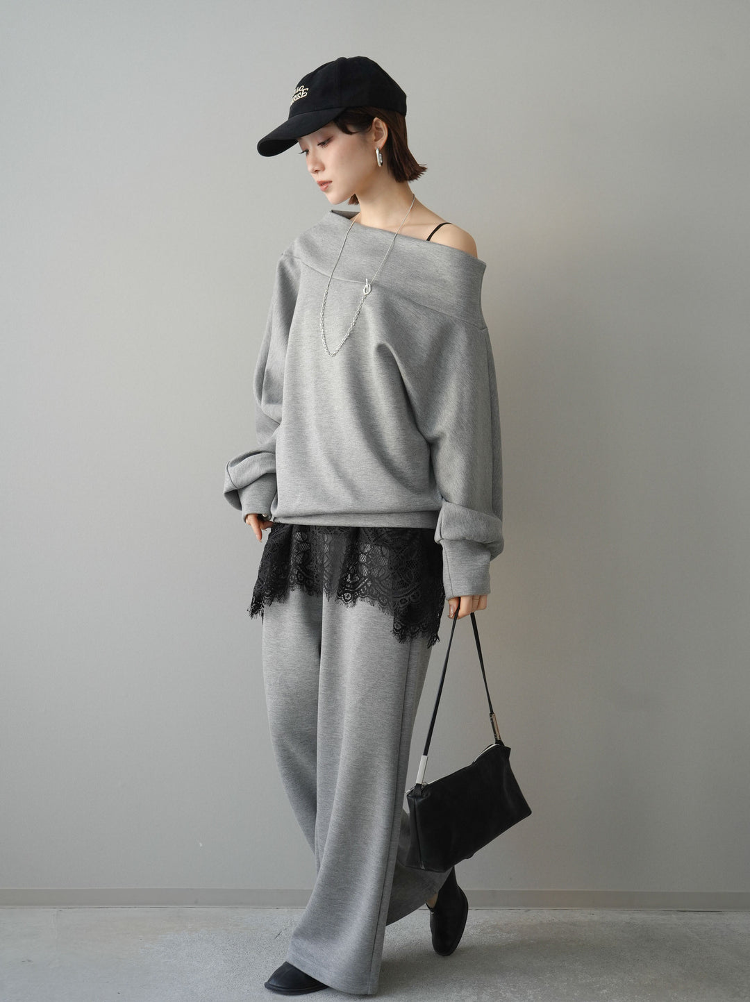 [SET]アシンメトリーオフショルポンチプルオーバー+レーストリムキャミソール+イージーポンチワイドパンツ(3set)