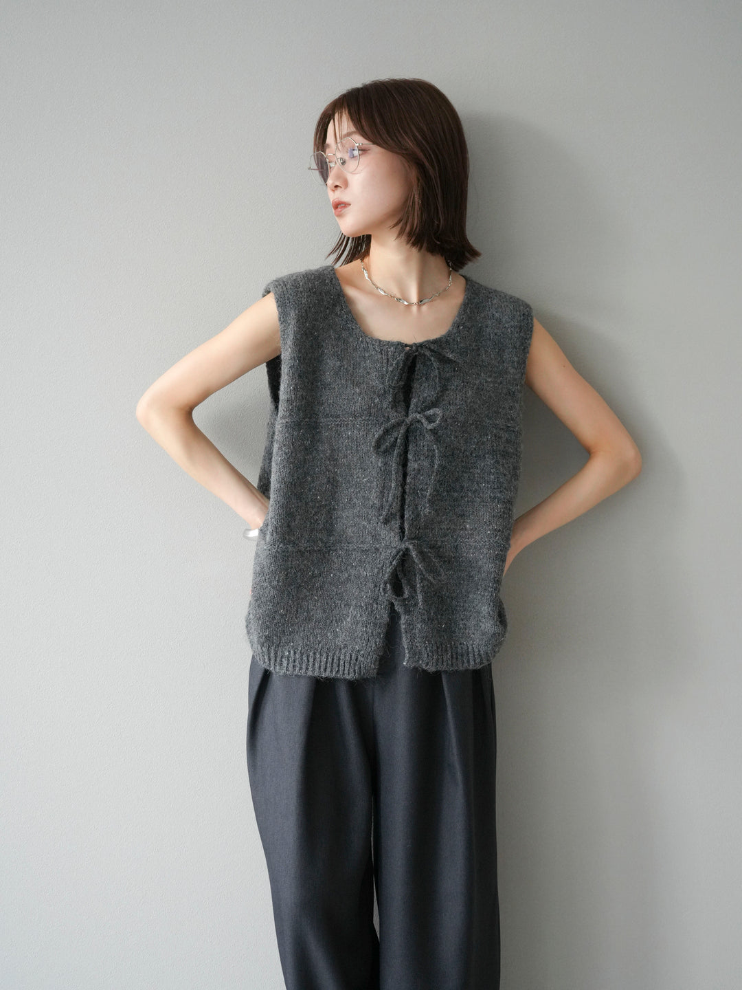 [予約]フロントスリットリボンニットベスト/グレー