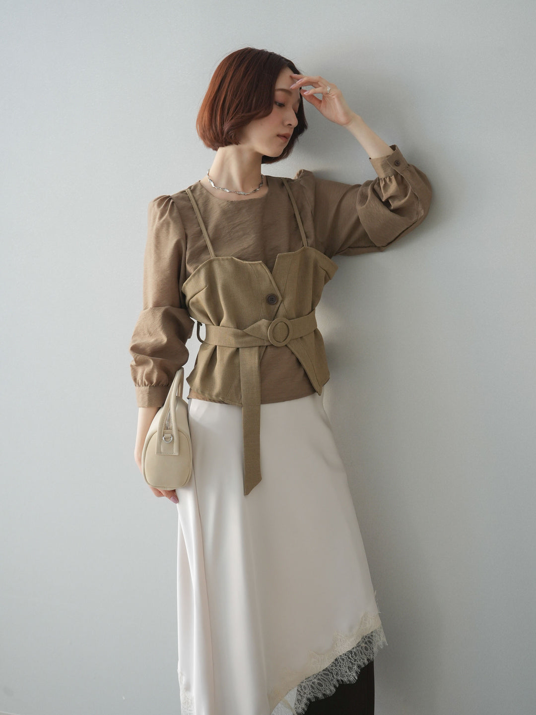 [SET]異素材ビスチェドッキングブラウス+センターシームフレアパンツ+サテンライクアシメレーススカート(3set)