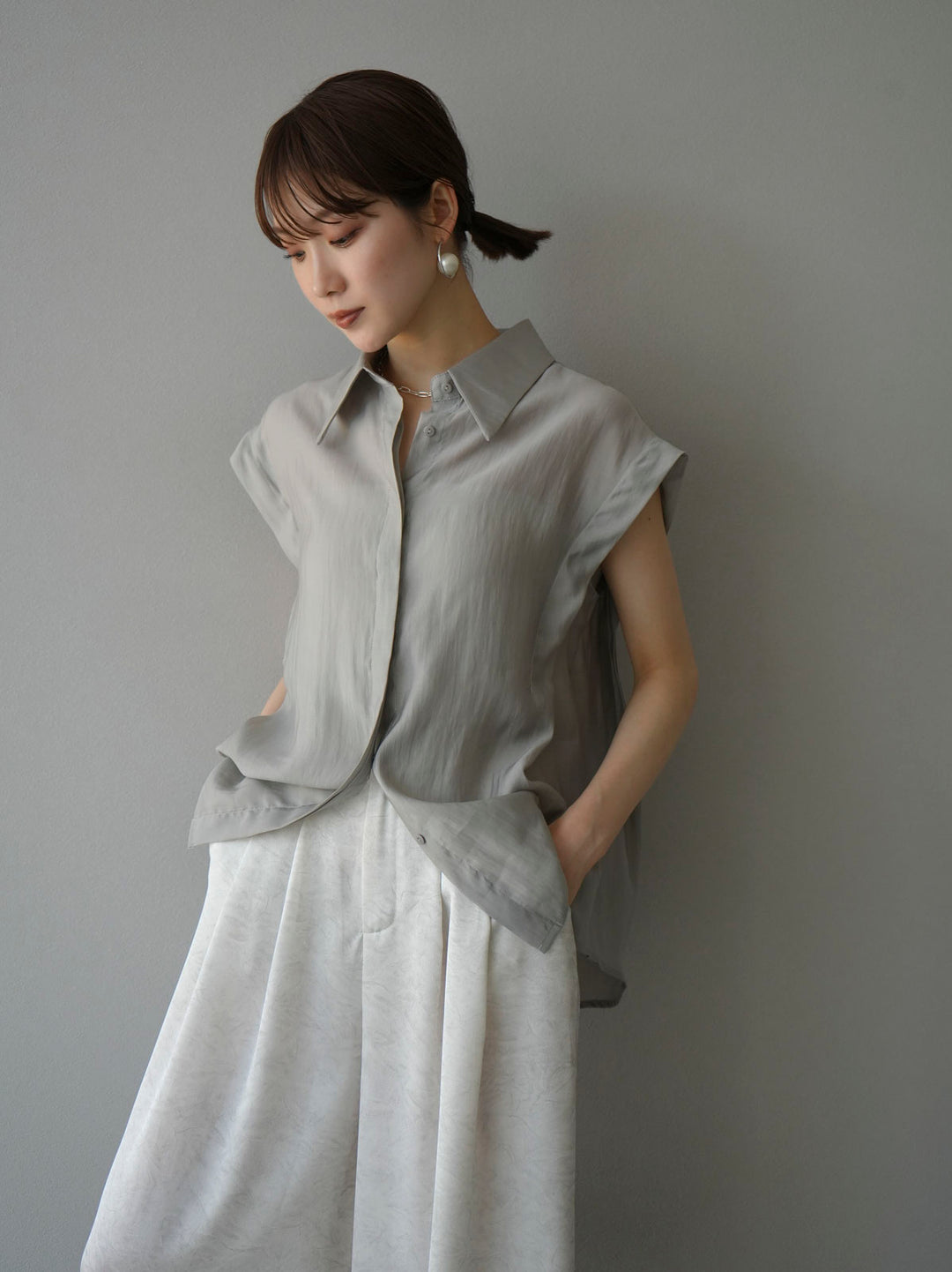 [Pre-order] Tuck shoulder sheer sleeveless shirt/gray