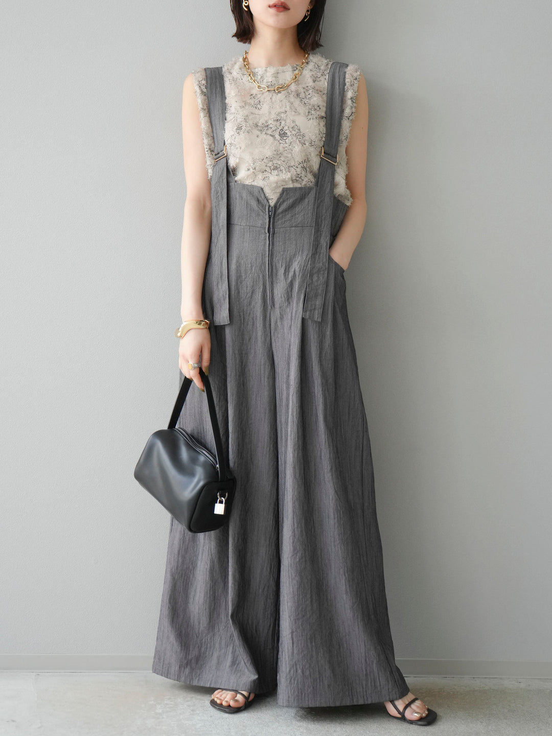 [SET]ストリングデザインハイウエストサロペット+ニュアンスフリンジジャガードノースリーブブラウス(2set)