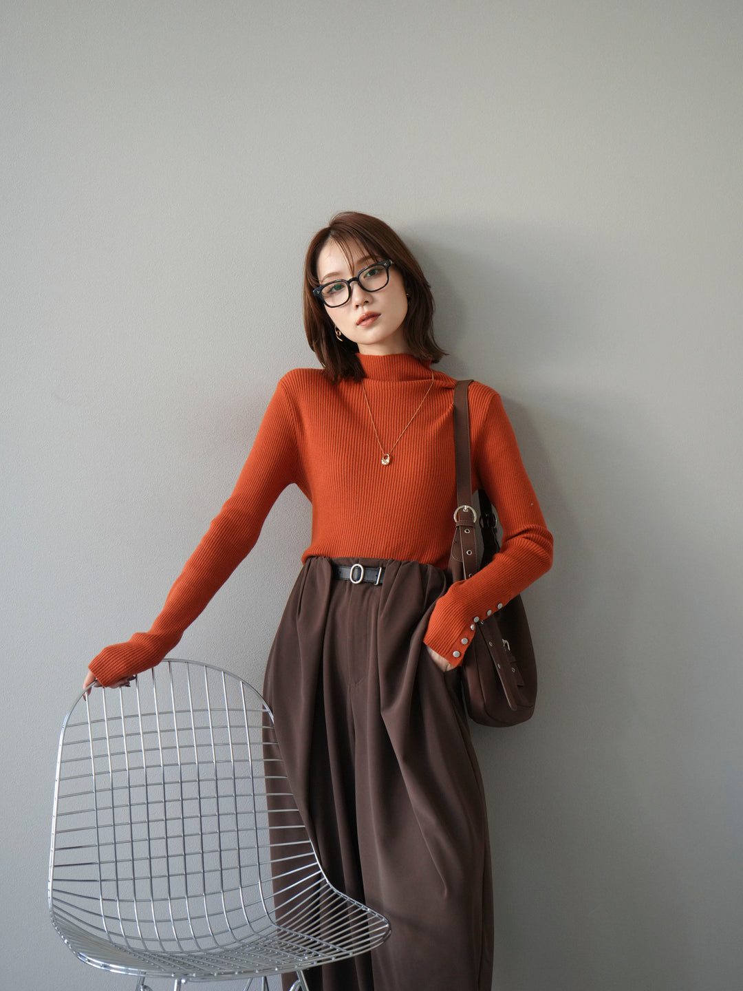 [予約]袖ボタンボトルネックリブニットトップス/オレンジ