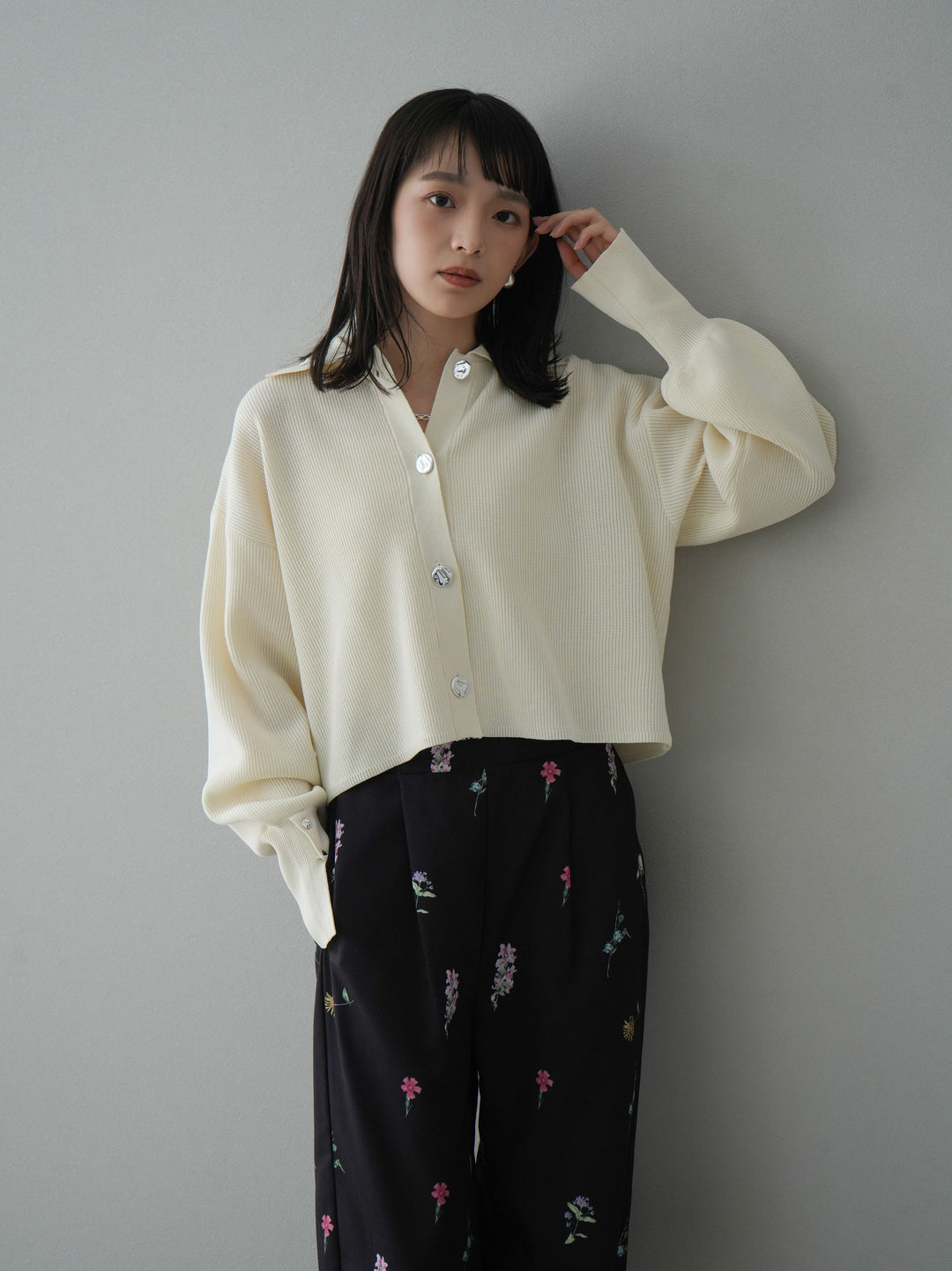 [SET]ボリュームスリーブポロニットカーディガン+フラワーアートプリントタックパンツ(2set)