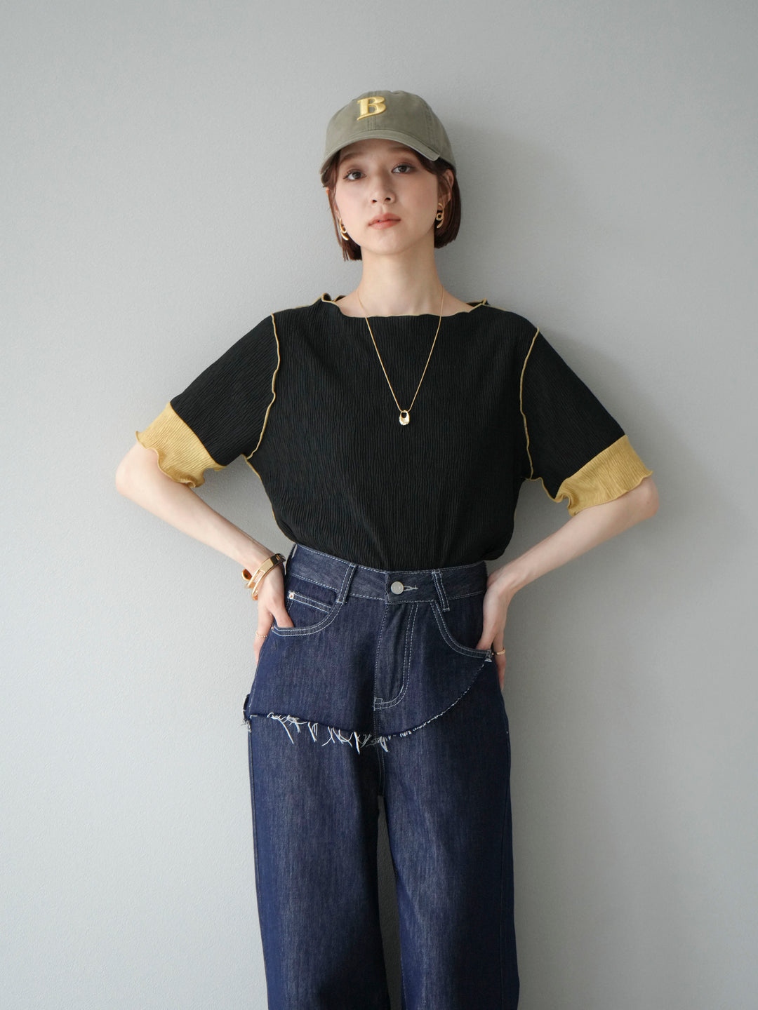 [SET] 百褶同色船領套頭衫 + 臀部設計牛仔褲（2 件組）