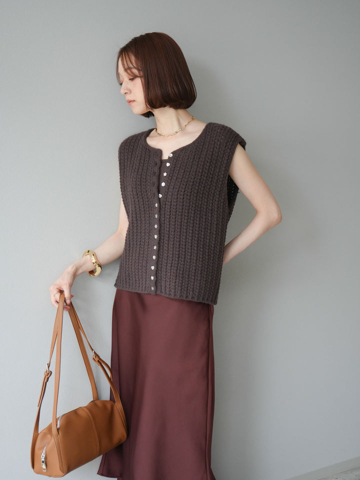 [予約]ランダムボタンニットベスト/ブラウン