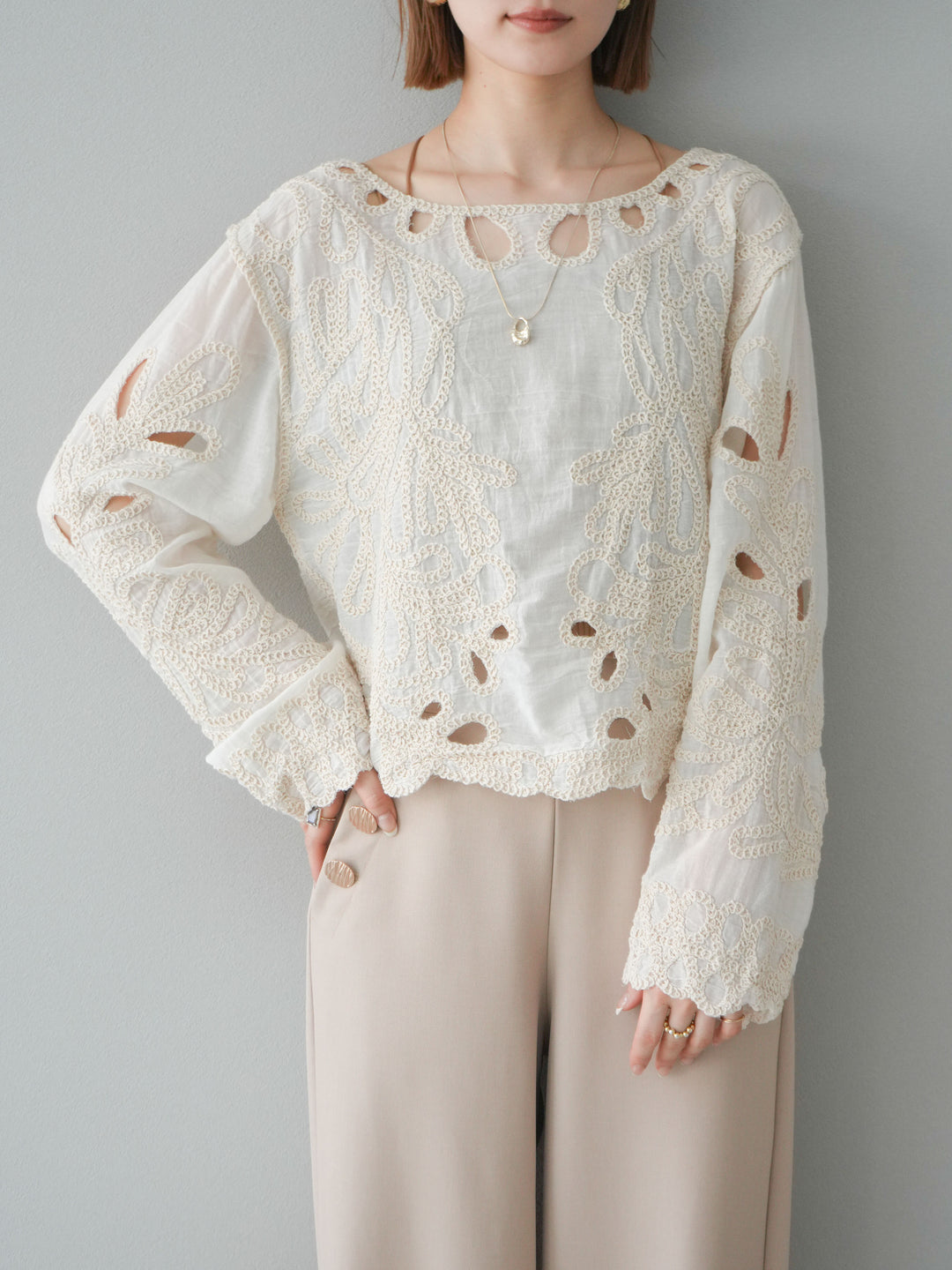 [預訂] 鉤針設計襯衫/象牙色