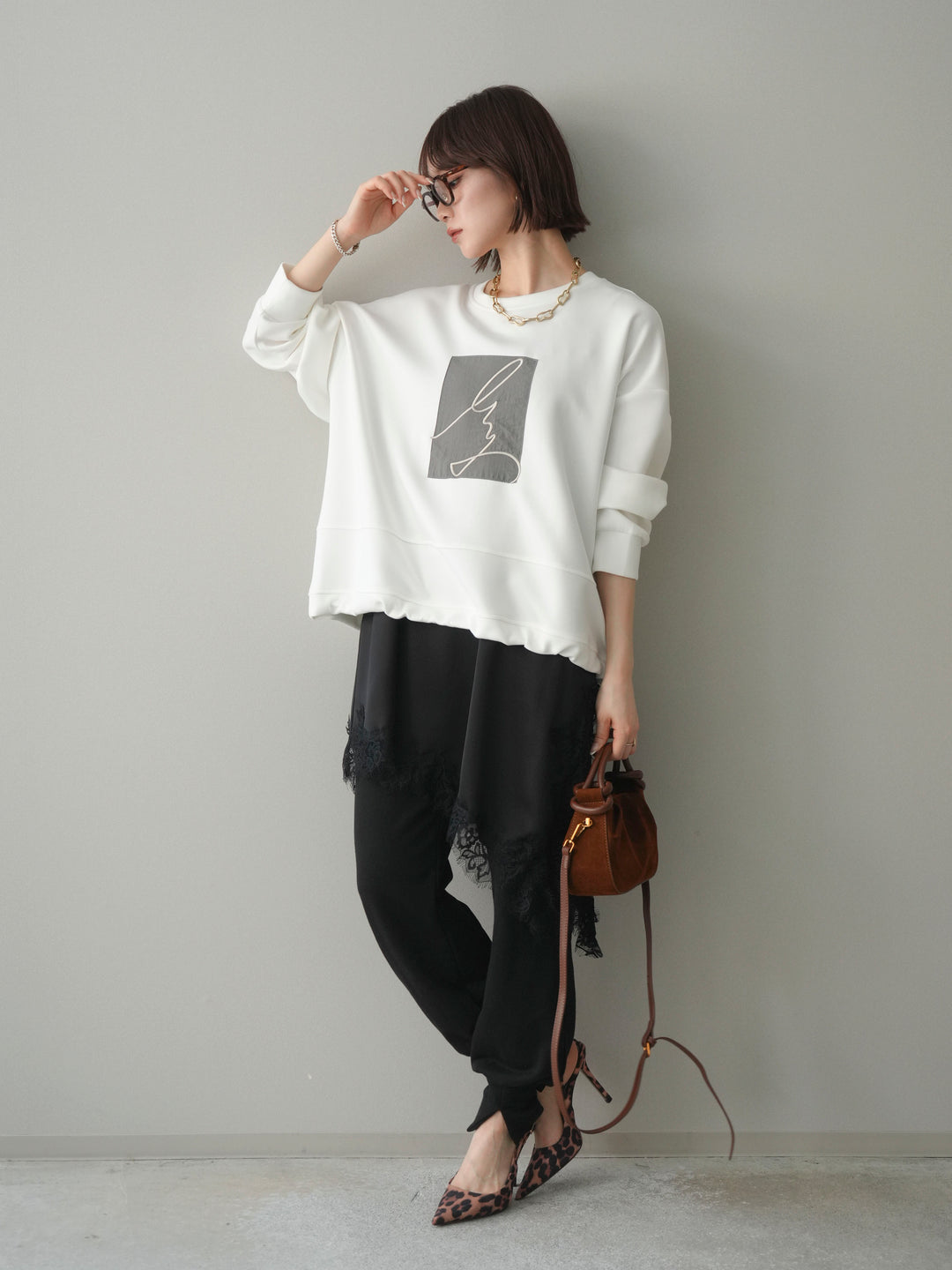 [予約]ライトポンチ刺繍ロゴプルオーバー/white