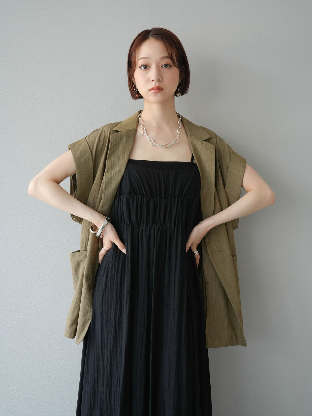 [SET]レーヨンシャーリングキャミワンピース+リネンライクノースリーブダブルジレ(2set)