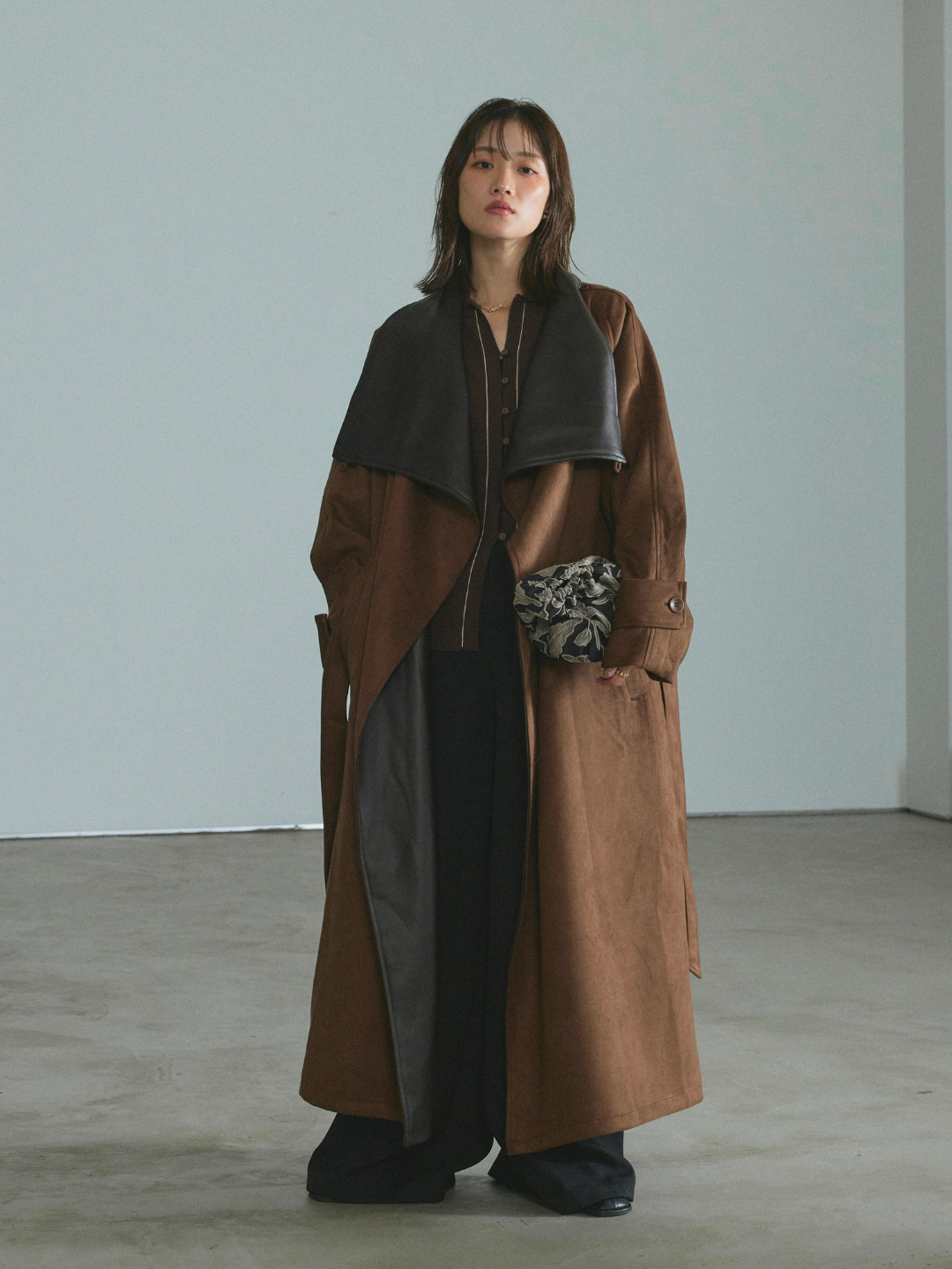 【Allure】[SET]レザーカラースウェードロングコート+リブ配色ラインポロニットカーディガン+サイドタックワイドパンツ(3set)