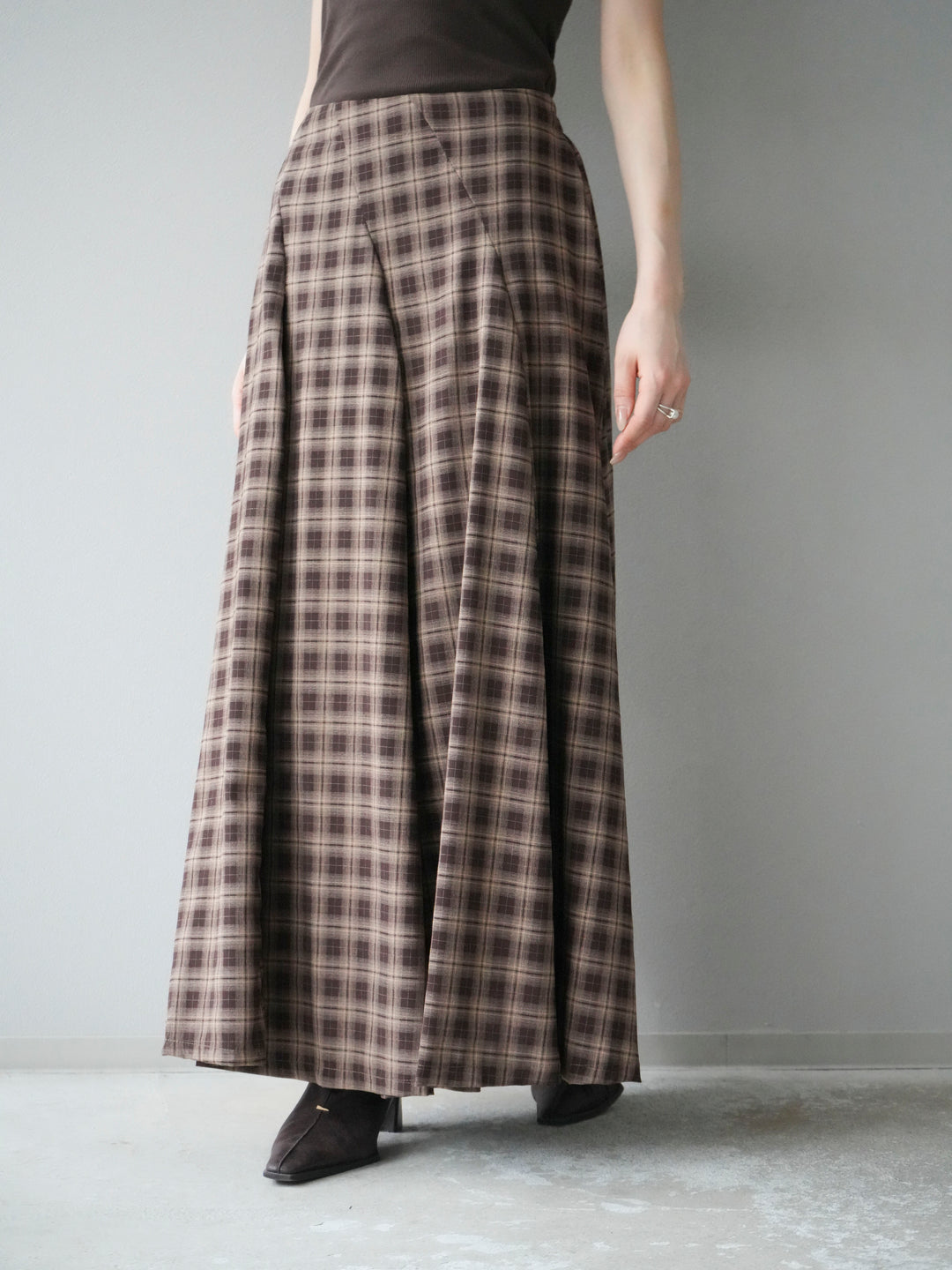 [予約]チェックタックフレアロングスカート/ ブラウン