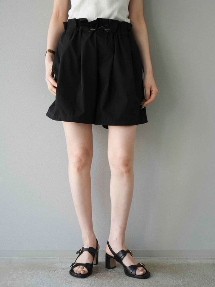 [預購] ICE TOUCH 荷葉邊褶皺短褲/黑色