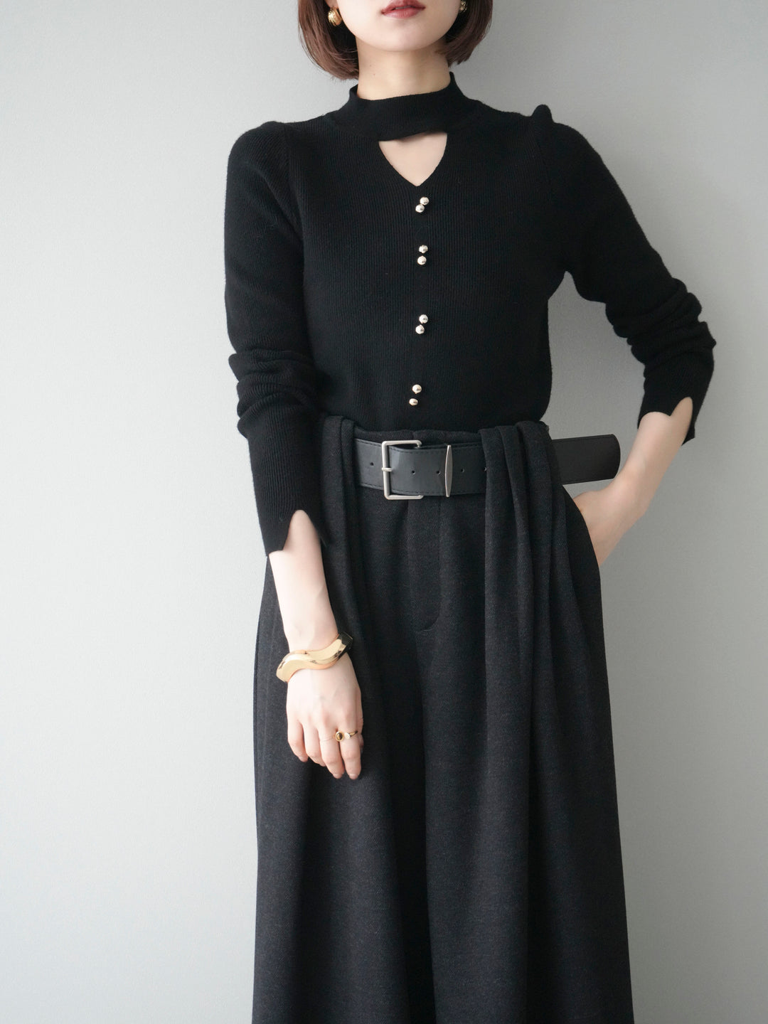 [予約]チョーカーデザインボタンリブニットトップス/black