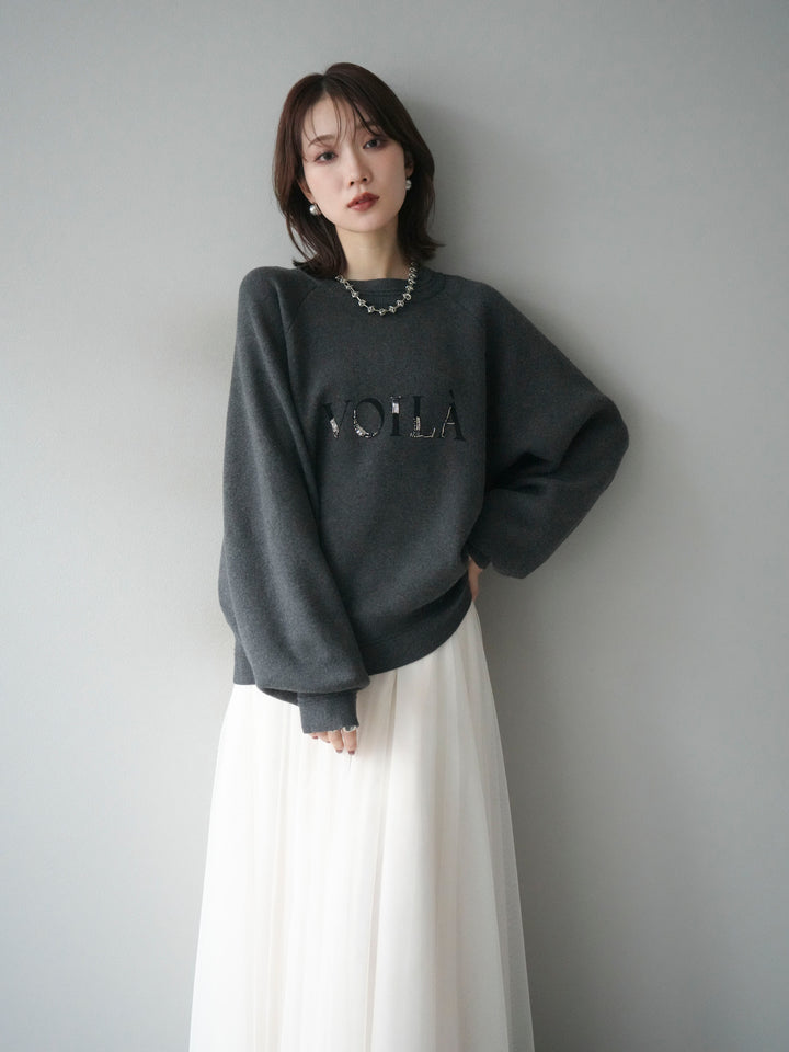 [予約]スウェットライクビーズロゴ刺繍ニットプルオーバー/charcoal