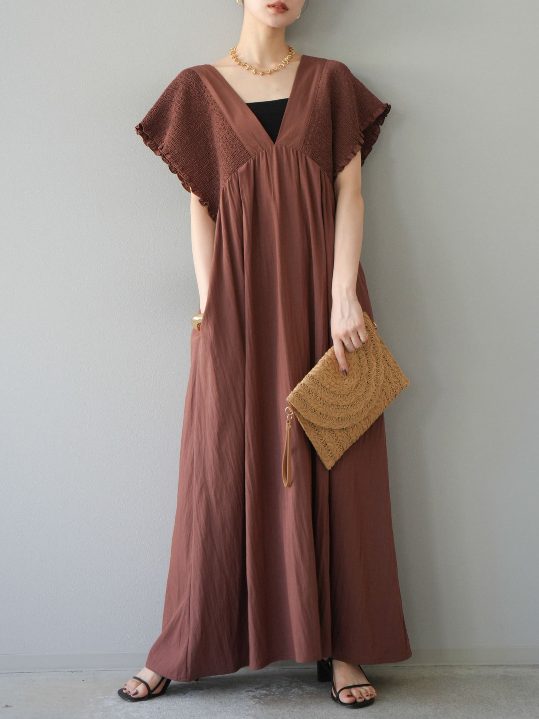 【預購】褶皺V領洋裝/棕色