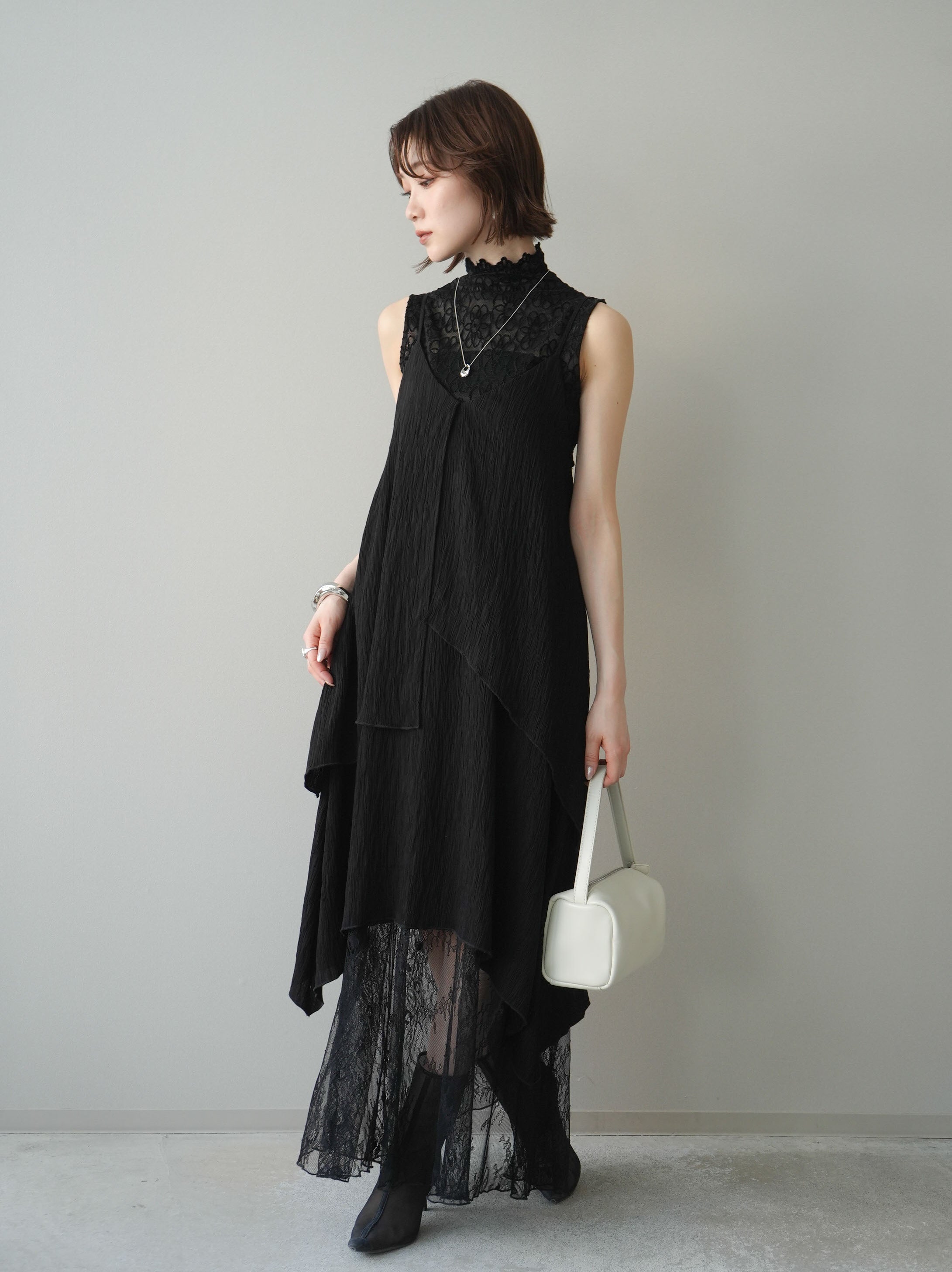 黒いノースリーブシルク silkワンピース レース装飾 黒いノースリーブシルク silk プリーツワンピース レース装飾 - メルカリ
