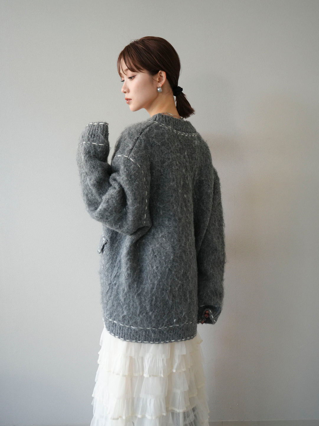 [予約]ステッチVネックニットカーディガン/グレー