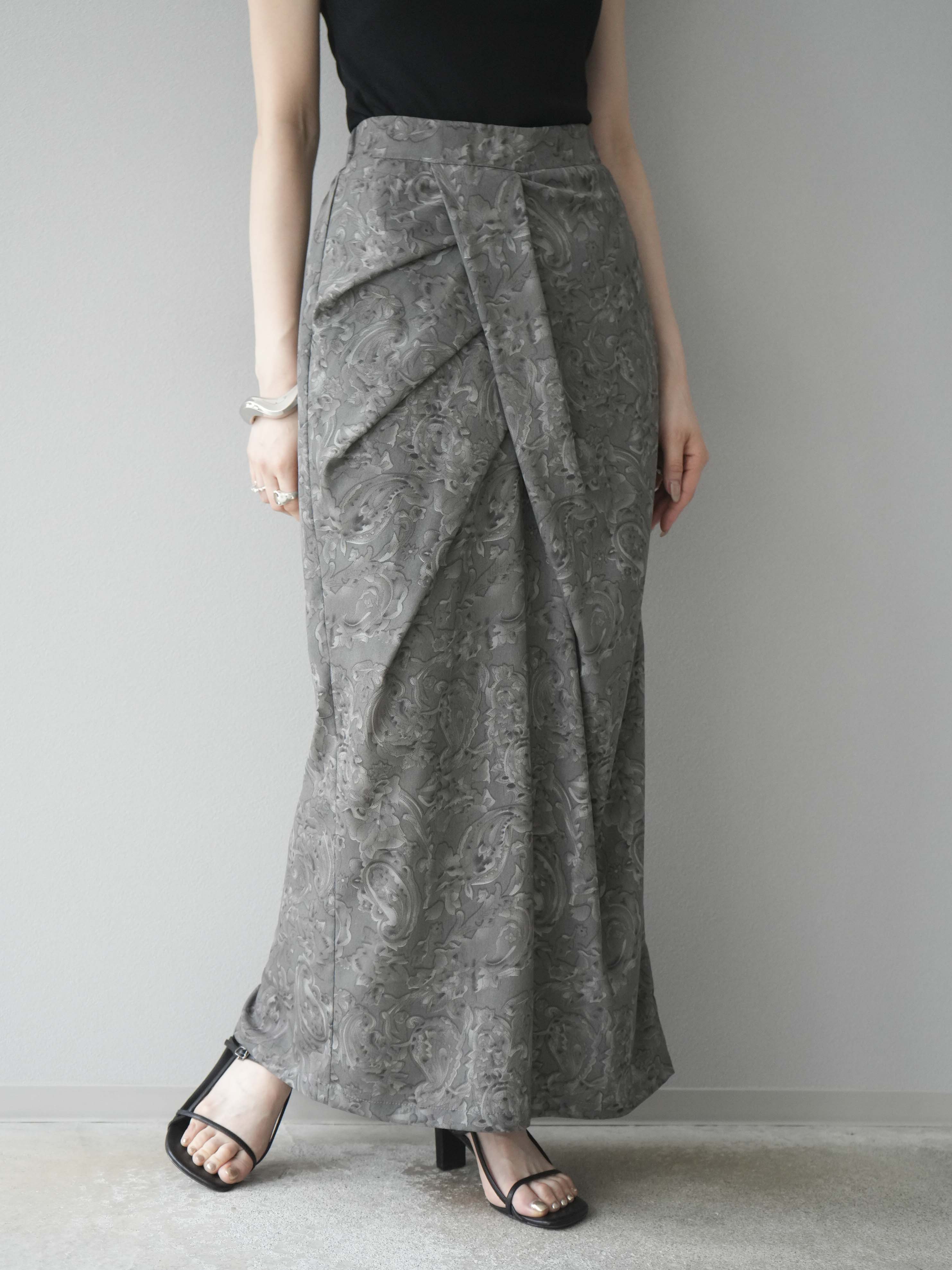 予約]ペイズリープリントタックIラインスカート/グレー – Lumier
