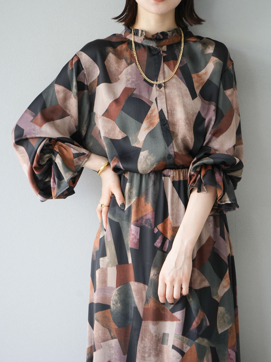 [SET]レトロプリントフリルブラウス+選べるアクセセット(2set)