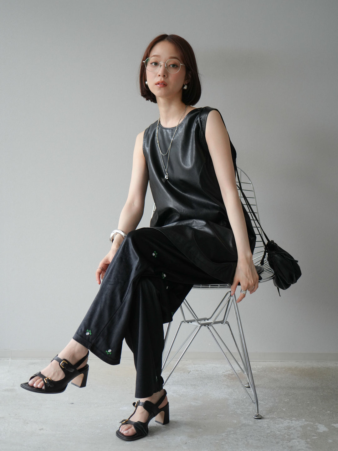 [予約]ショルダーポーチ付レザーミニワンピース/ブラック