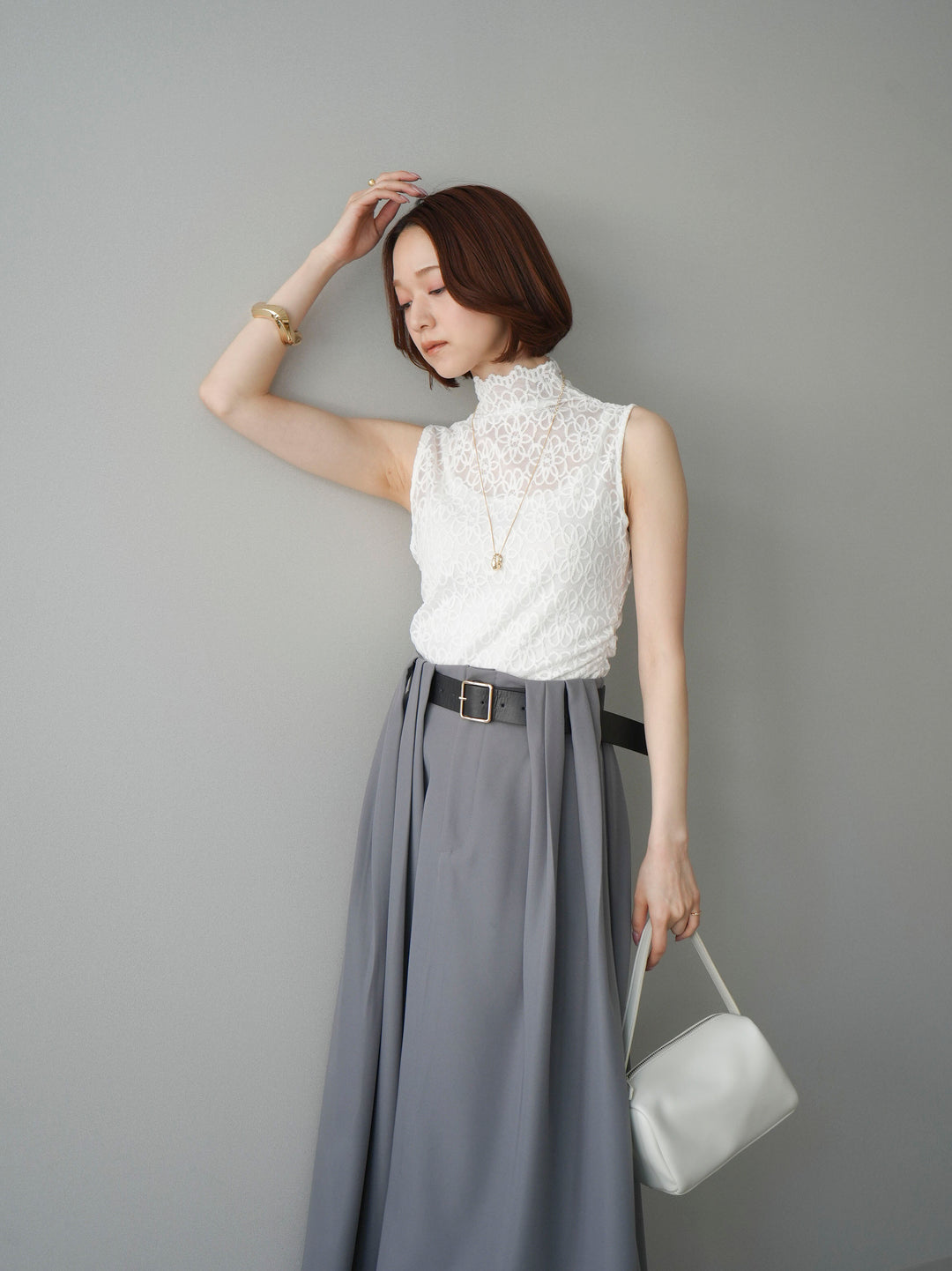 [予約]ノースリーブプチネックフラワージャガードトップス/white
