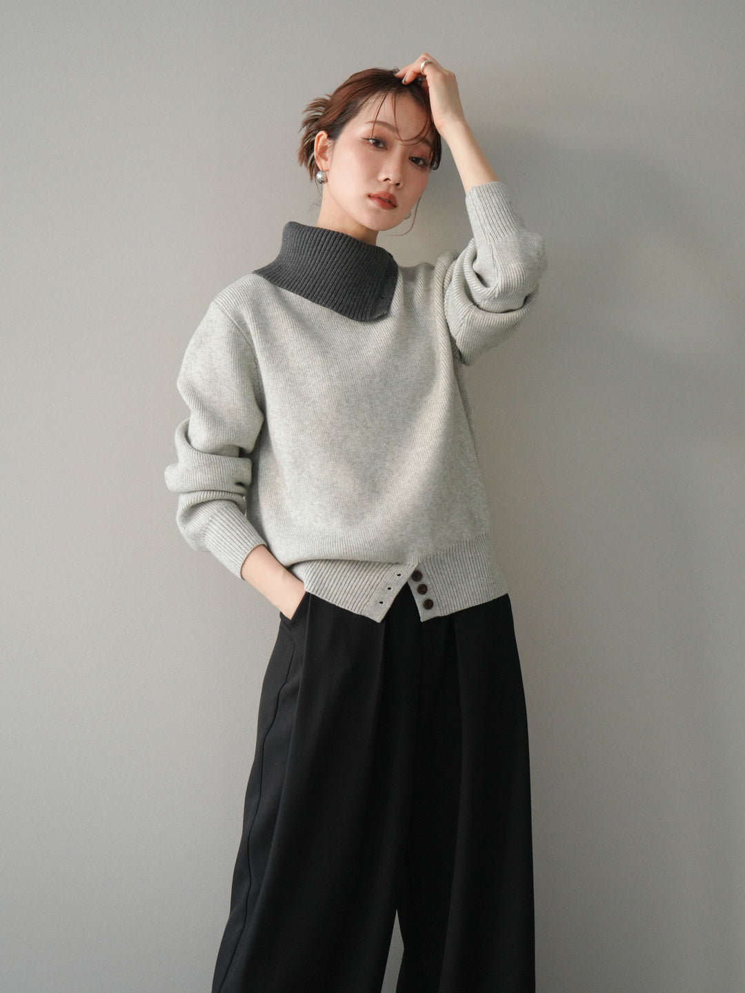 [予約]デザインネックバイカラーニットプルオーバー/gray