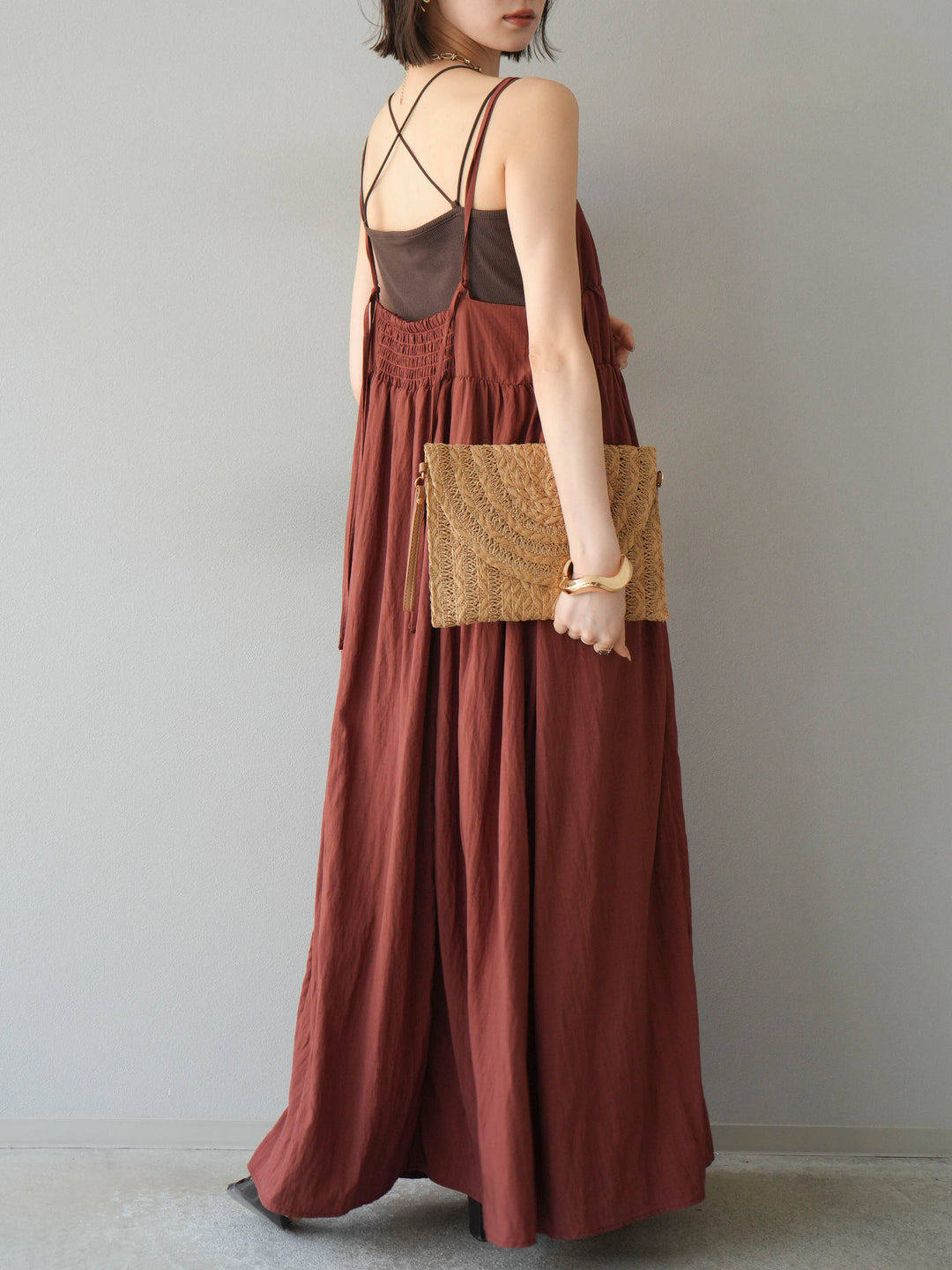 [SET]レーヨンシャーリングキャミワンピース+カップ付きバッククロスキャミソール(2set)