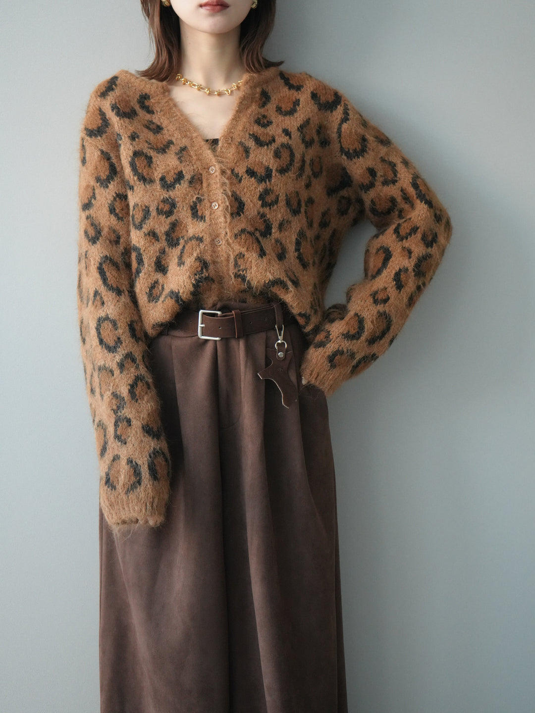 [SET]モヘアタッチレオパード柄ニットカーディガン+モチーフベルト付スエードタックワイドパンツ(2set)