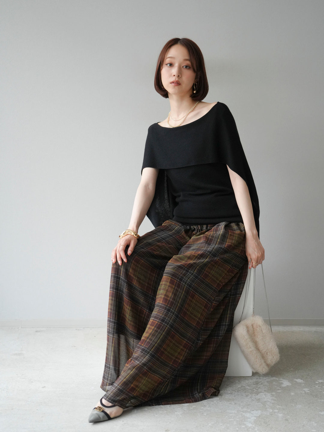 [予約]マントデザインスリットドルマンニット/ブラック