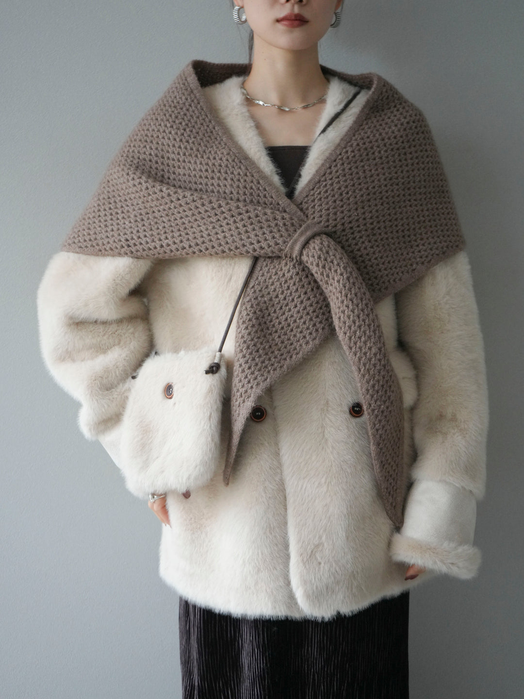 [SET]バッグ付エコファーノーカラーコート+選べるアクセセット(2set)