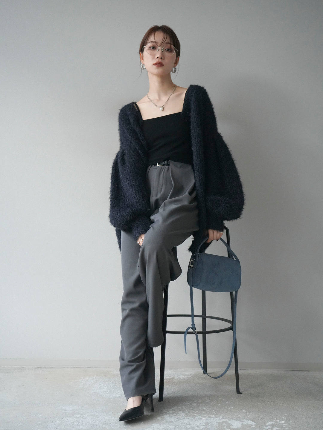 [預購] 圓領隨機毛絨開襟衫/藏青