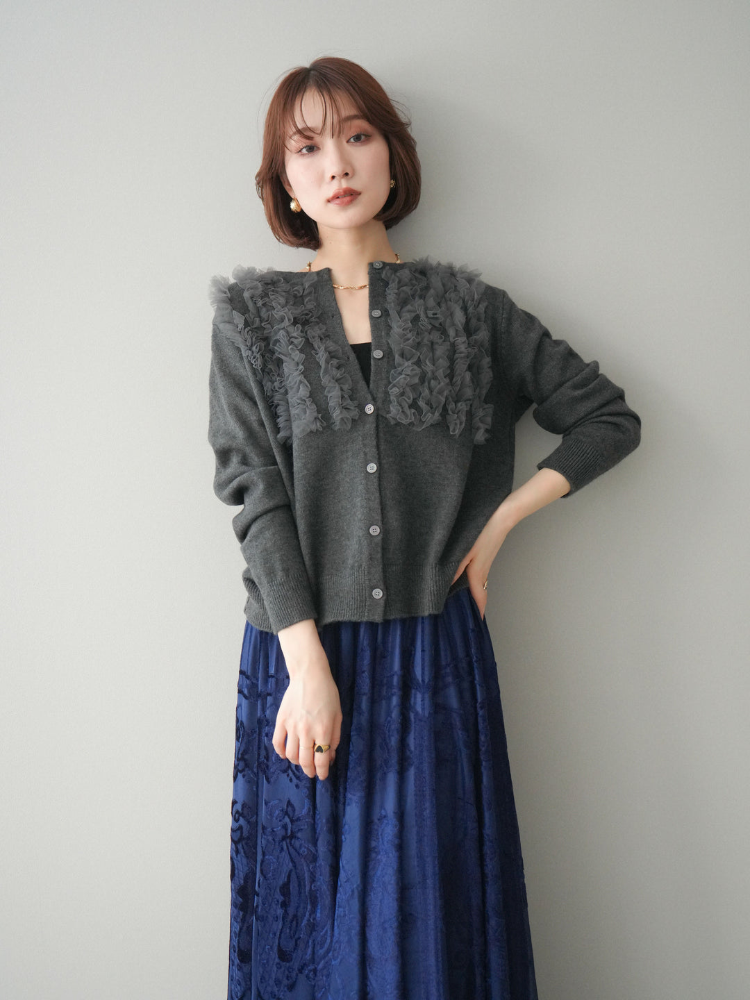 [SET]チュールフリルニットカーディガン+アンティーク柄フロッキーマキシスカート(2set)