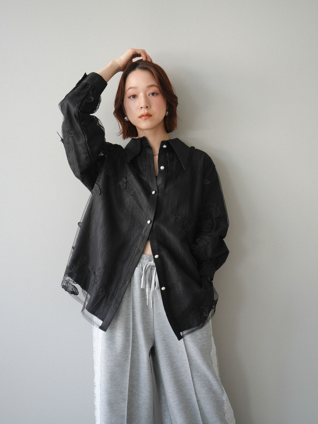 [予約]3Dバタフライエンブロイダリーブラウス/black