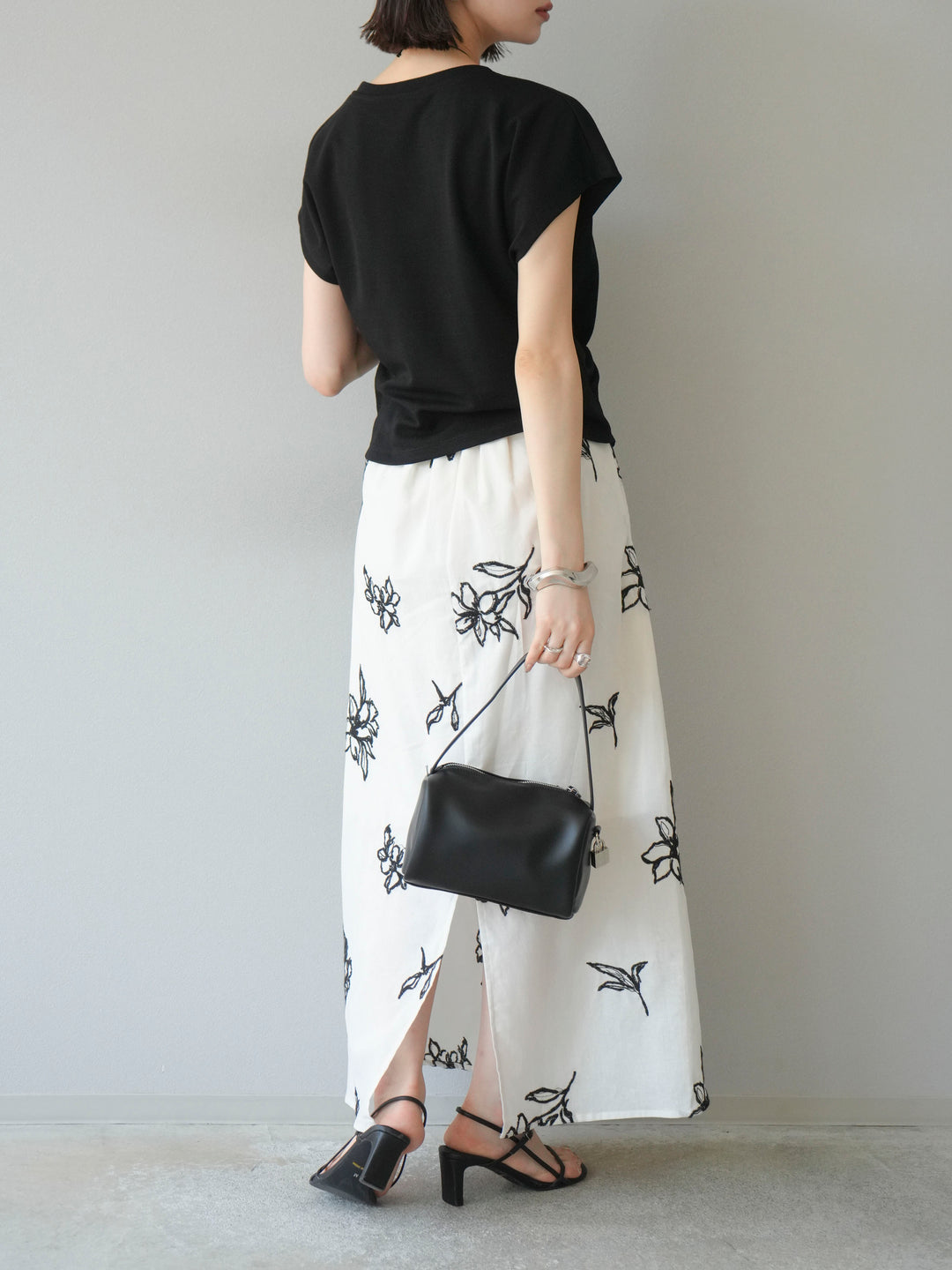 [予約]フラワー刺繍ナロースカート/ホワイト