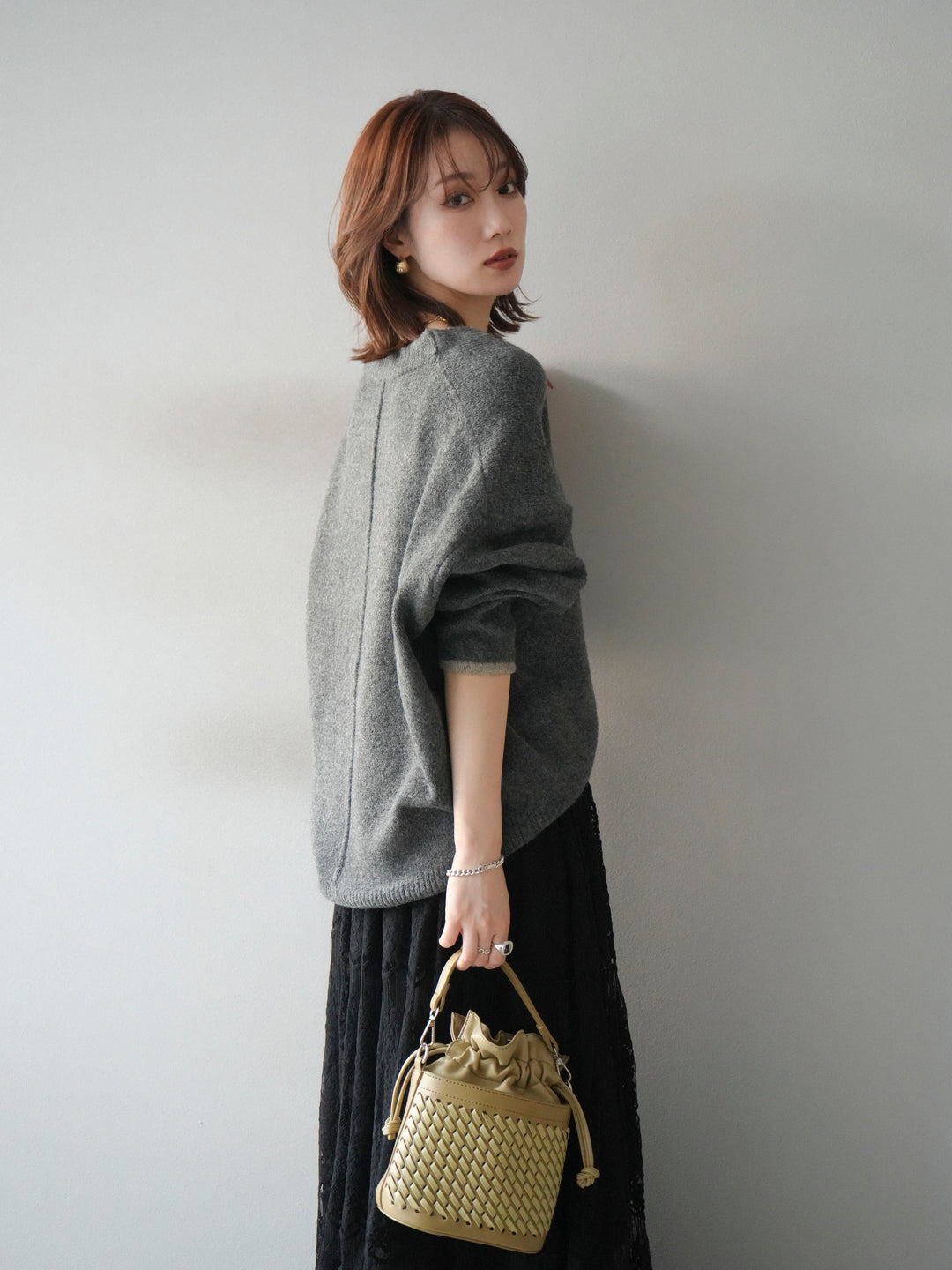 [SET]Vネック配色スリーブニットプルオーバー+選べるアクセセット(2set)