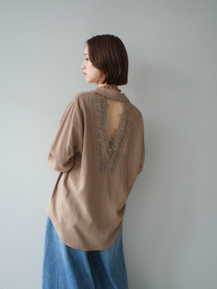[予約]バックVレースデザインシャツ/beige
