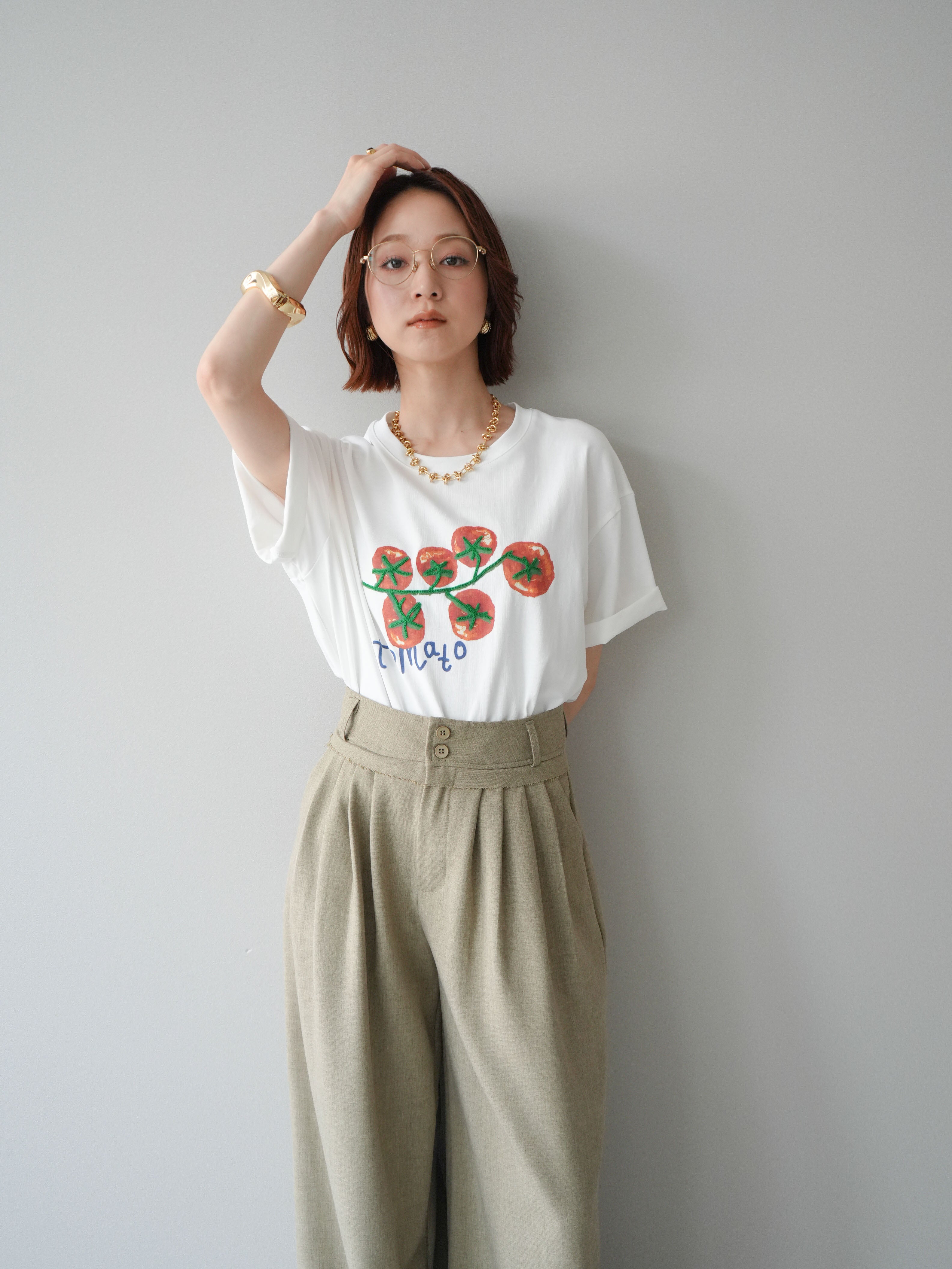 予約]トマト刺繍TEE/white – Lumier