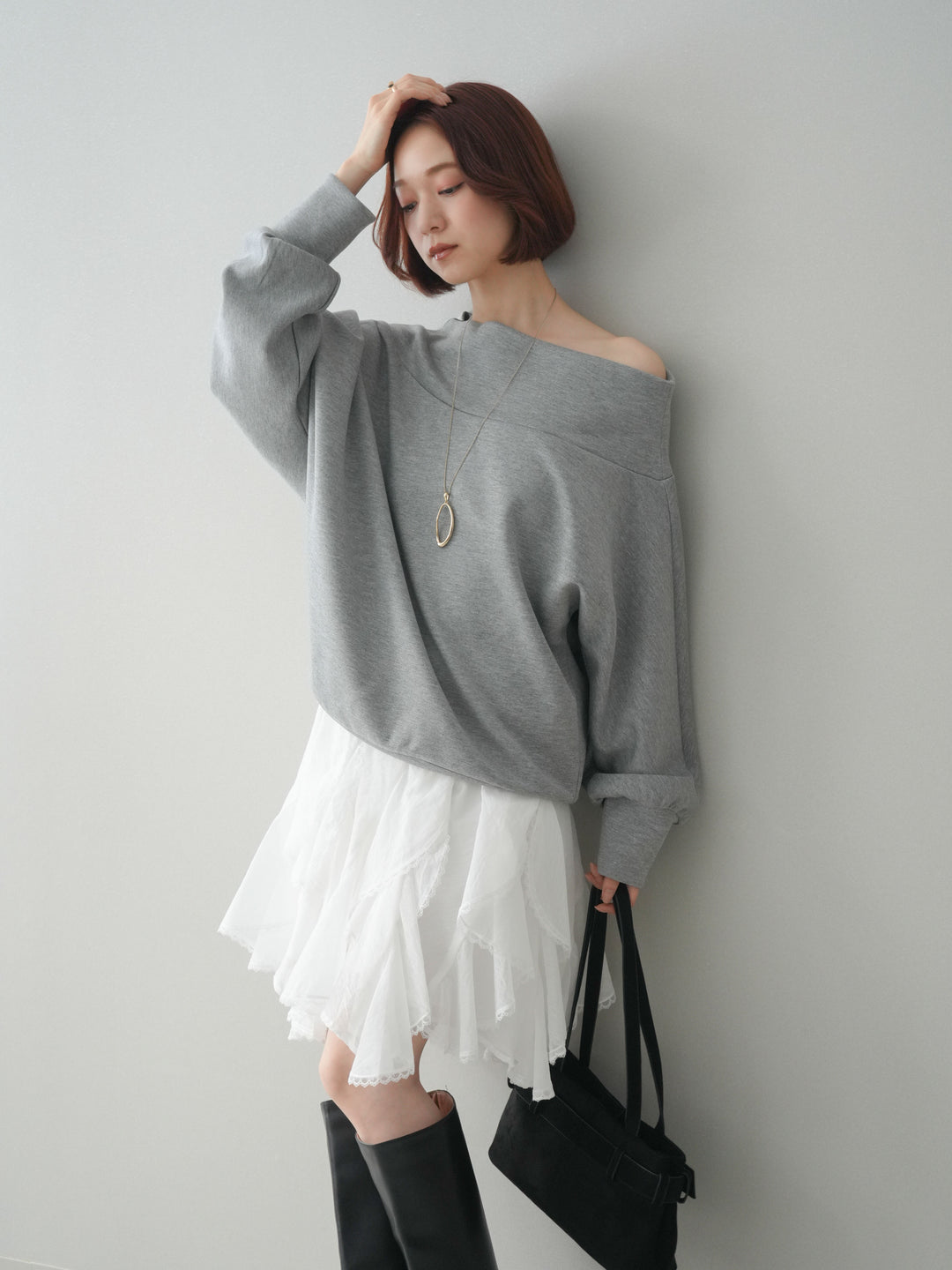 [SET]アシンメトリーオフショルポンチプルオーバー+ラッフルレースミニスカート(2set)