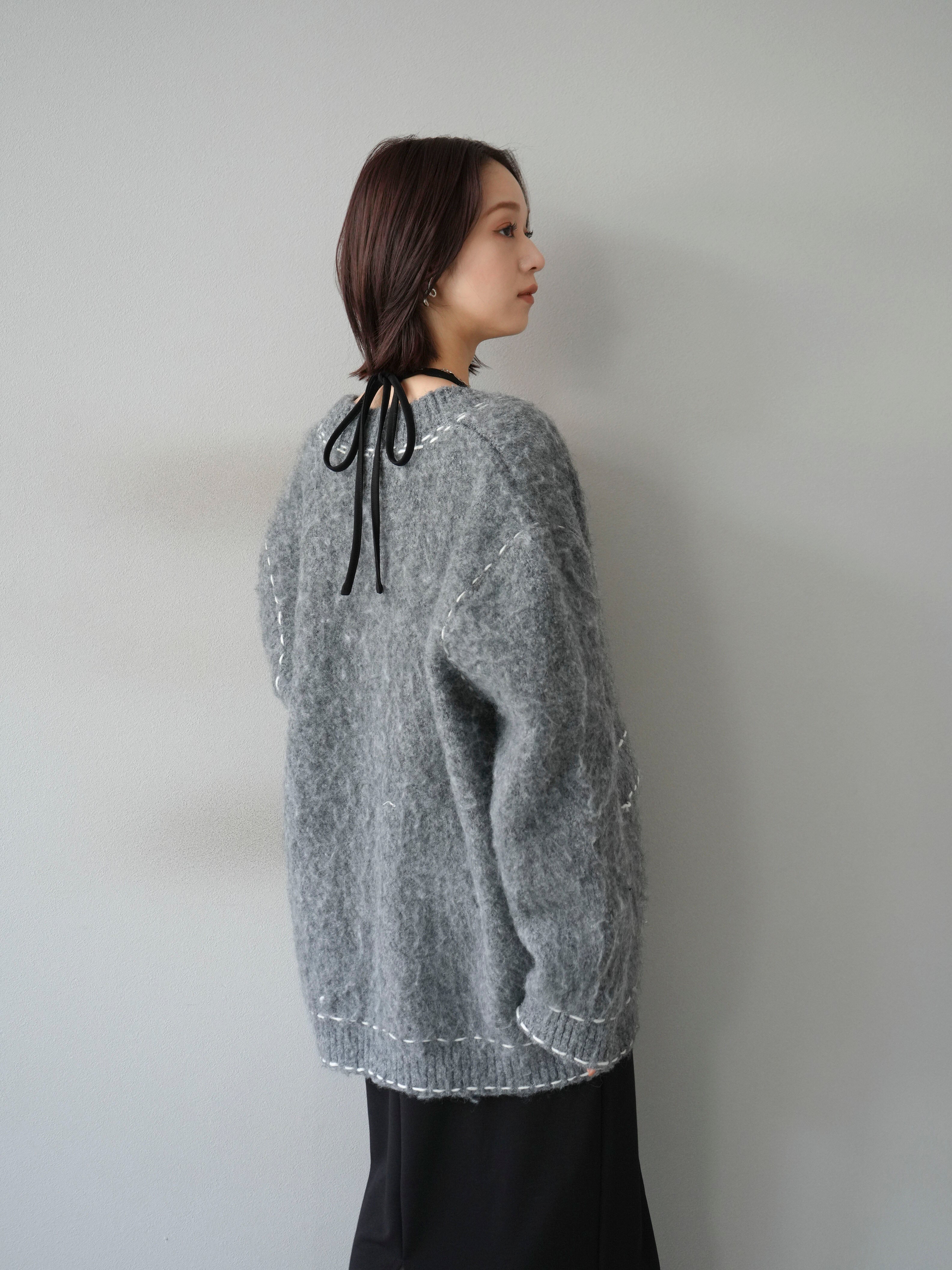 予約]ステッチVネックニットカーディガン/グレー – Lumier